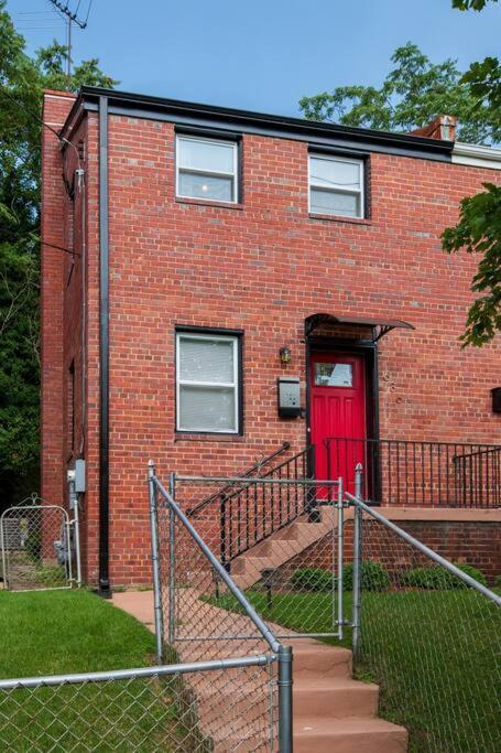 Red Door Rendezvous Villa Washington Exterior photo